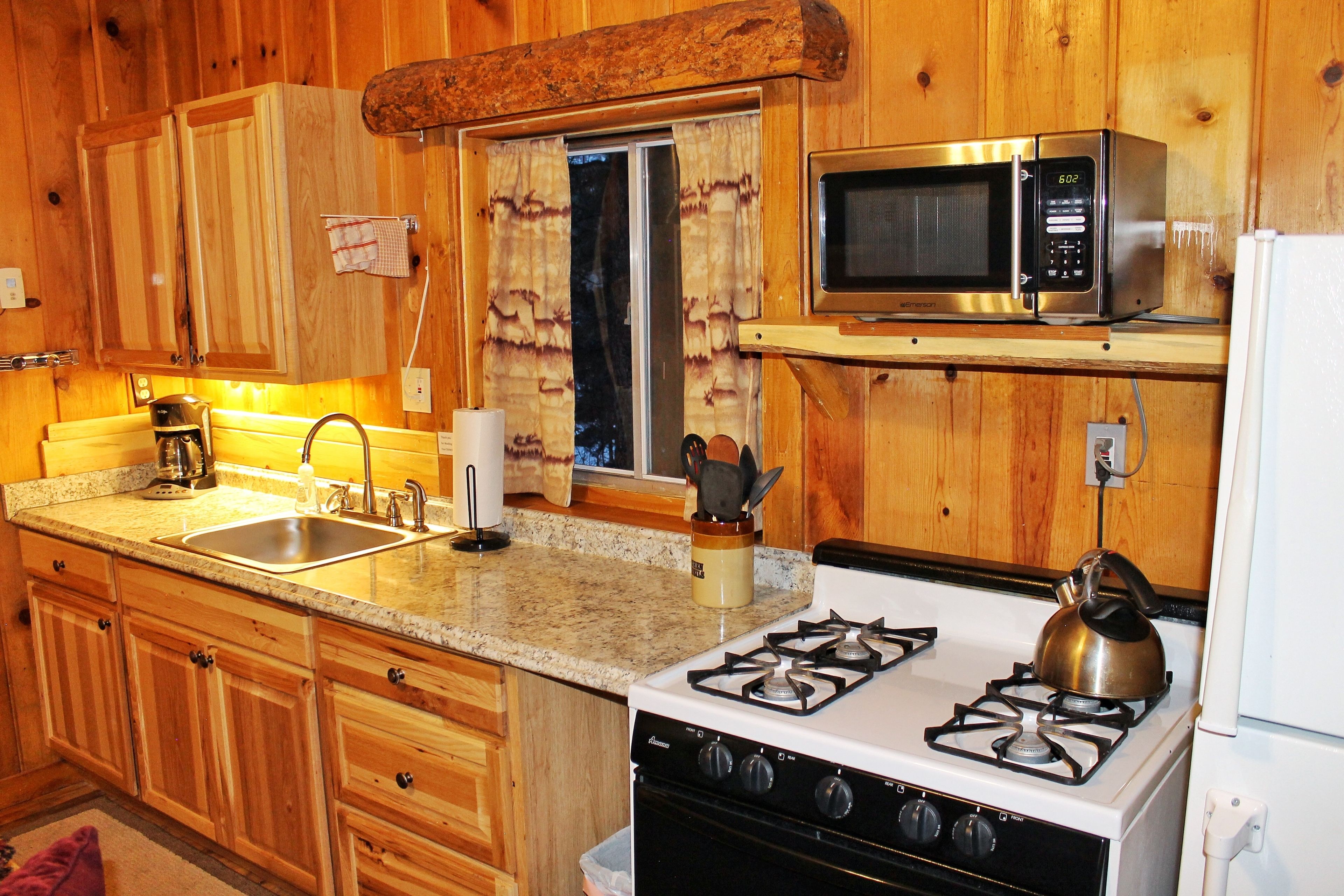 9 - elkhorn cabin | private kitchen | full-sized fridge, microwave, coffee/tea maker, electric kettle