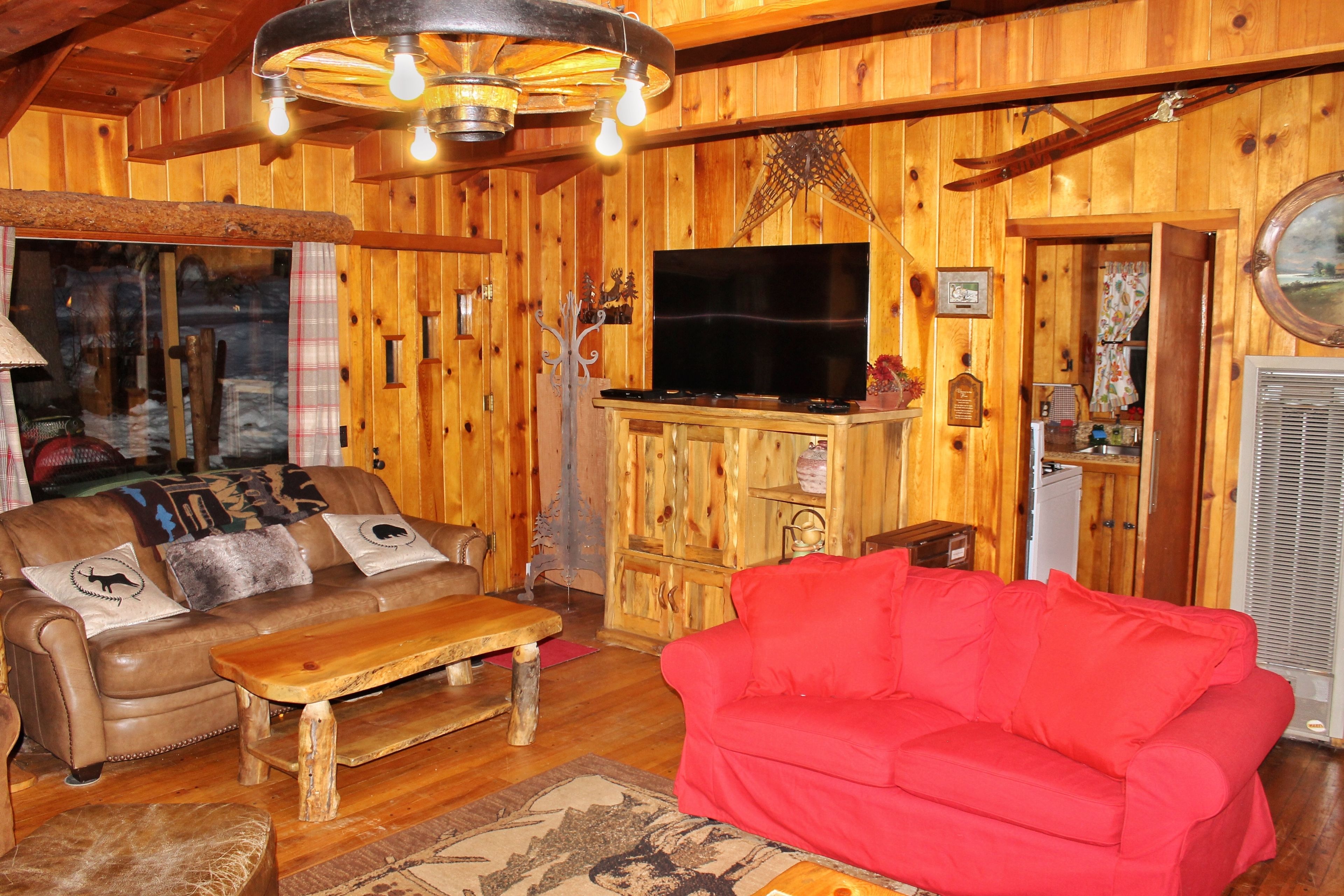 the lodge | living room | flat-screen tv