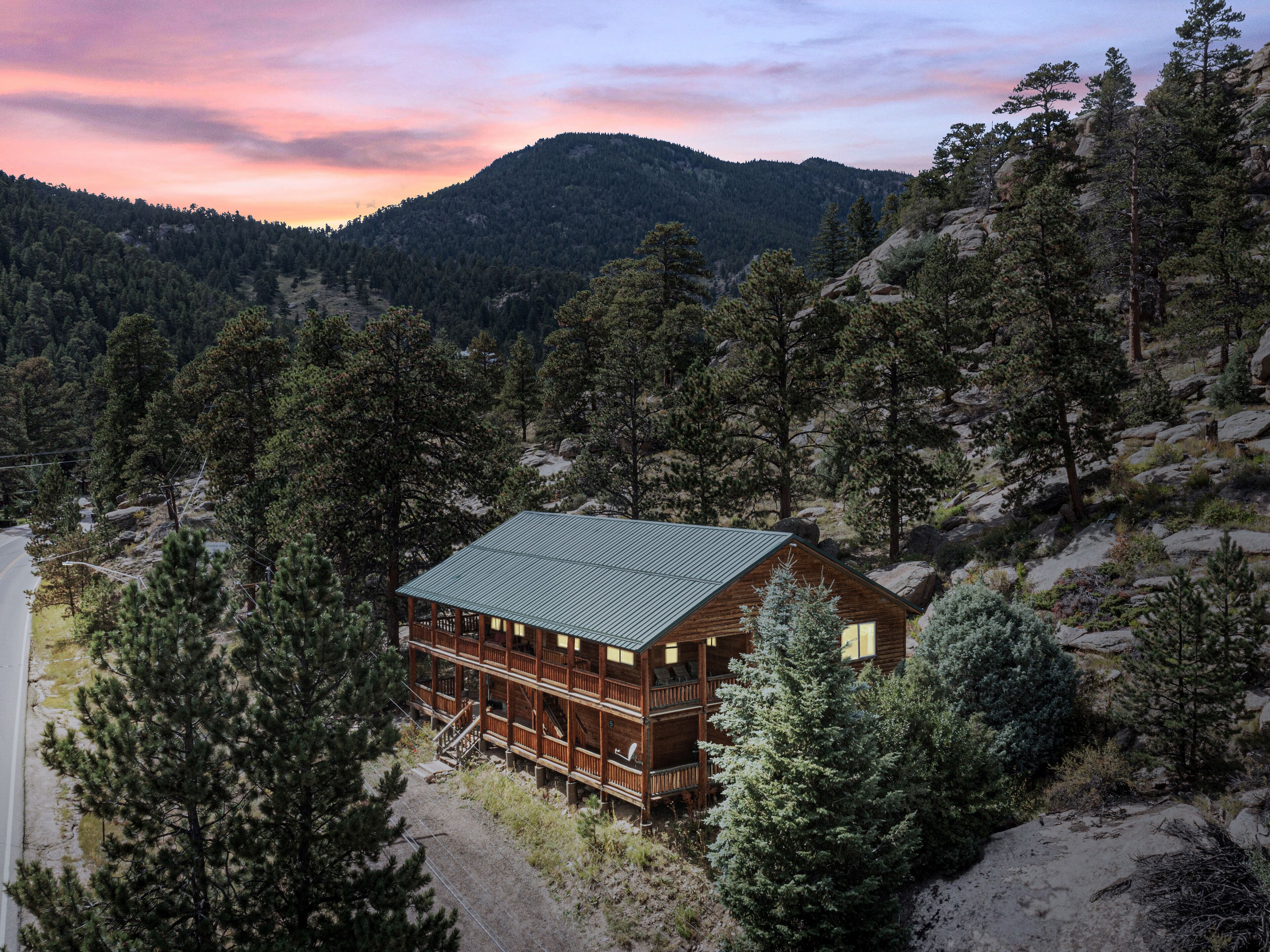24 - Sunrise Cabin | Mountain view