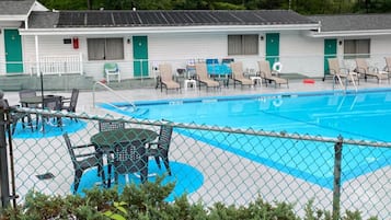 Seasonal outdoor pool, sun loungers