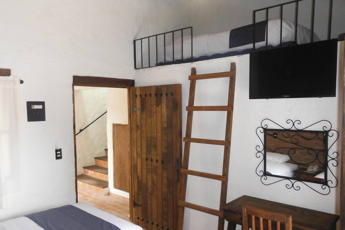 Coffres-forts dans les chambres, bureau, Wi-Fi gratuit, draps fournis