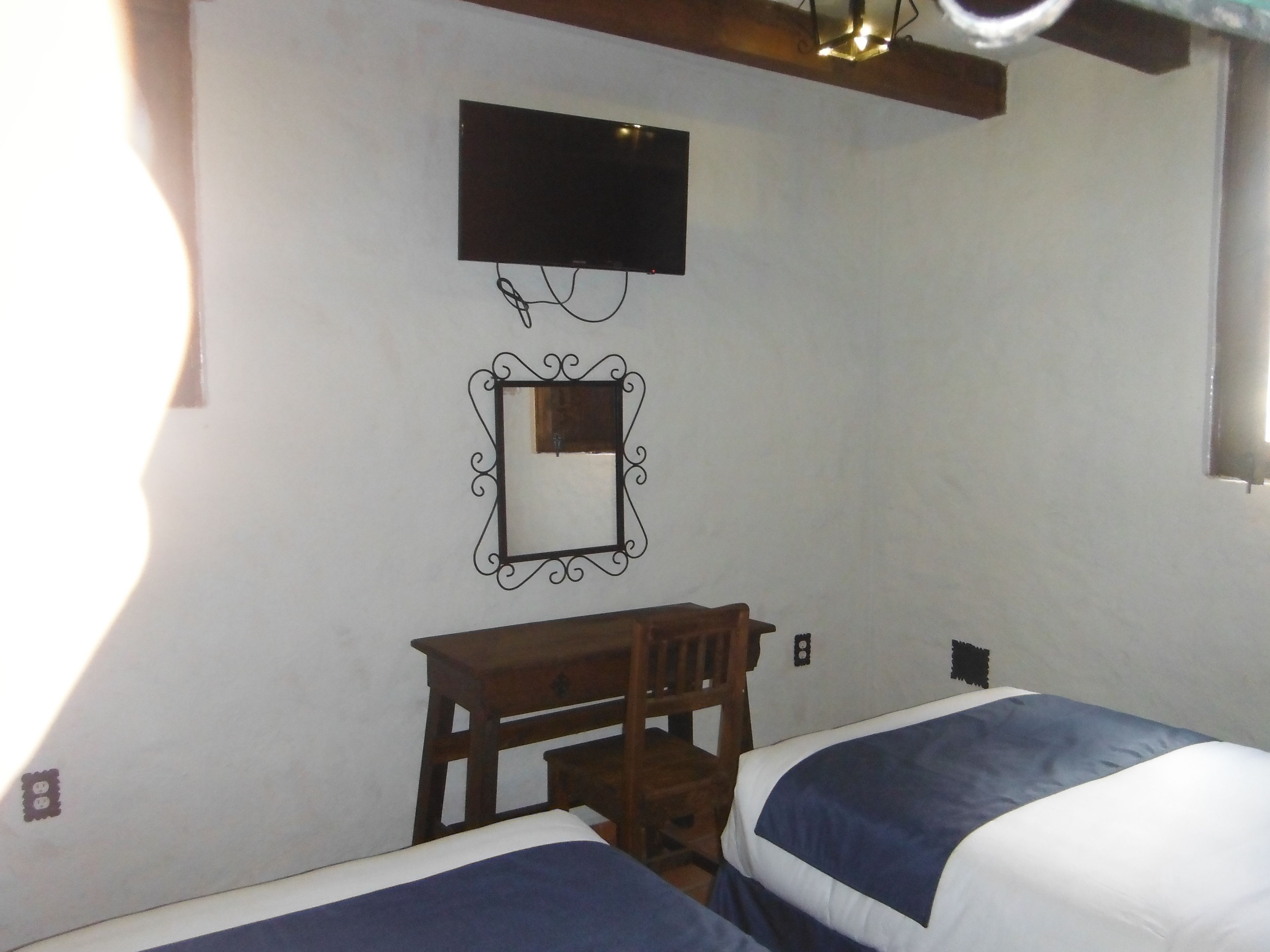 triple room | in-room safe, desk, free wifi, bed sheets