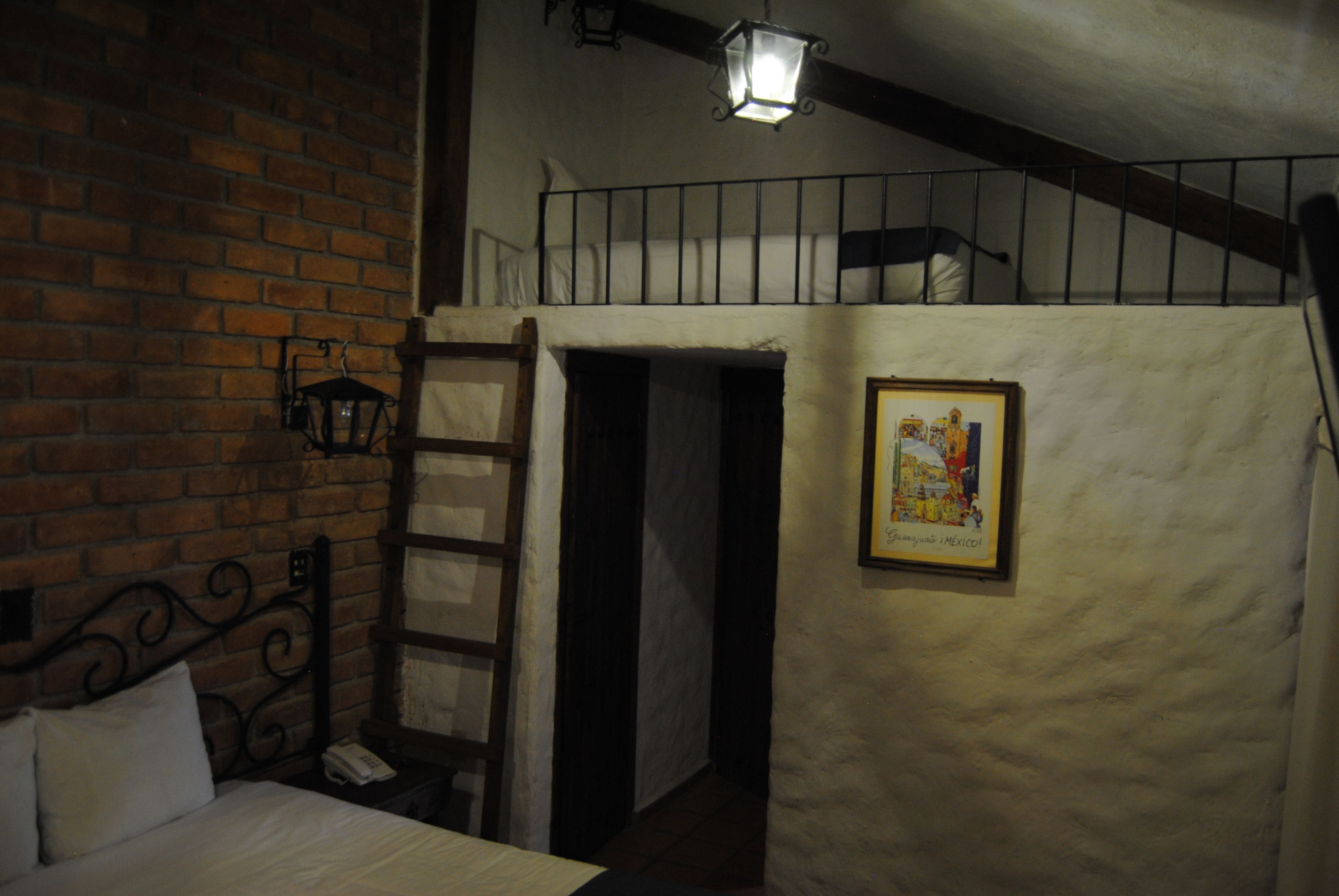 triple room | in-room safe, desk, free wifi, bed sheets