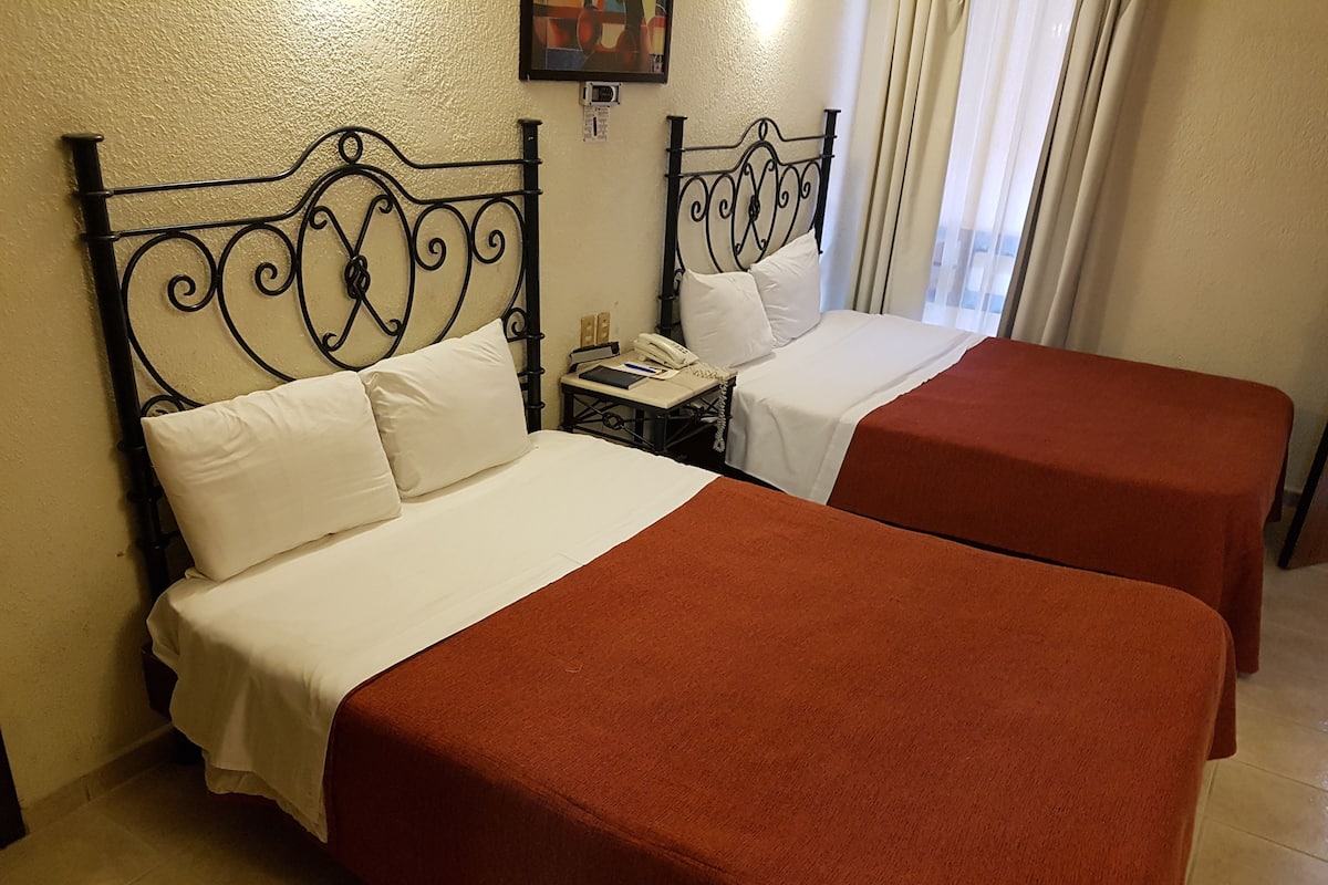 Habitación estándar | Decoración personalizada, wifi gratis y ropa de cama
