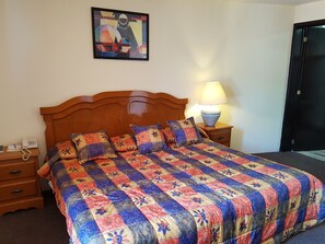 Individually decorated, free WiFi, bed sheets - Real De Minas Inn Queretaro (Querétaro)