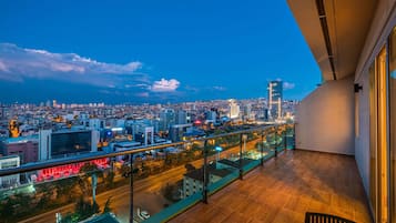 Suite, 1 King Bed, Smoking, Jetted Tub | View from room