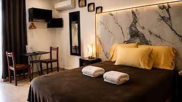 Iron/ironing board, free WiFi, bed sheets
