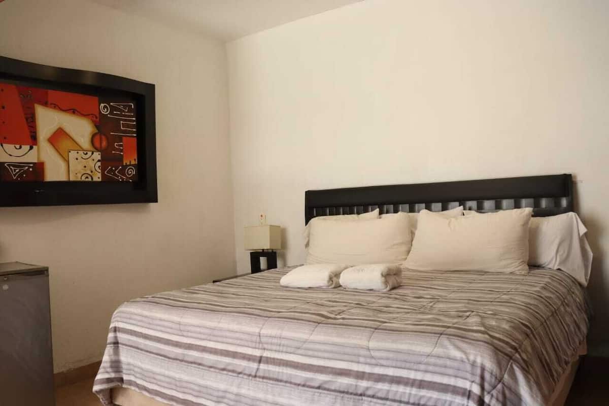 Standard-Doppelzimmer | Bügeleisen/Bügelbrett, kostenloses WLAN, Bettwäsche