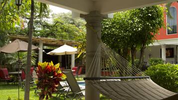 Suite Tradition, 1 très grand lit | Fer et planche à repasser, Wi-Fi gratuit, draps fournis