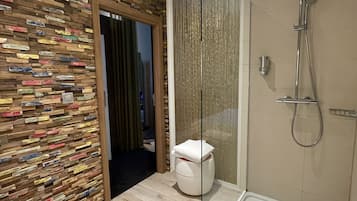 Economy Room, Annex Building (Cosy) | Bilik Mandi | Kelengkapan dandanan diri percuma, pengering rambut, selipar