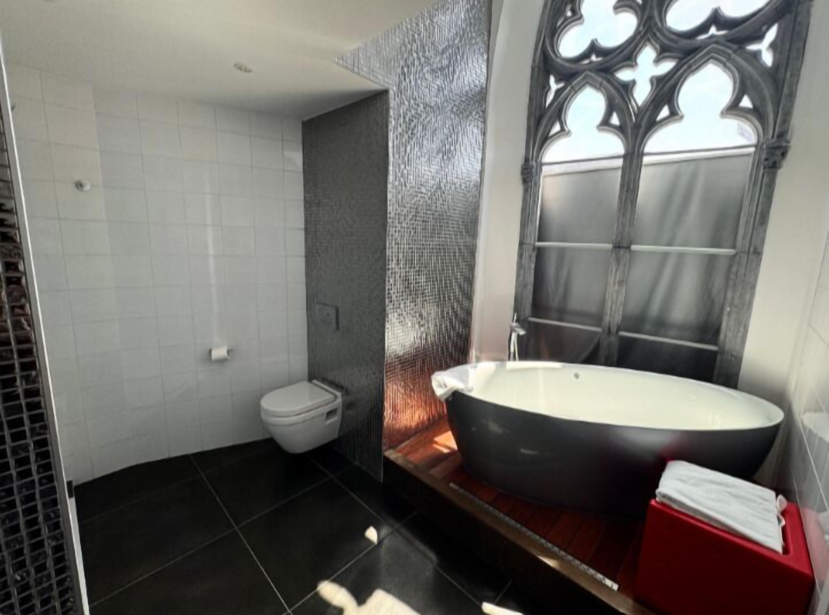 exclusive room | bathroom | free toiletries, hair dryer, slippers, towels