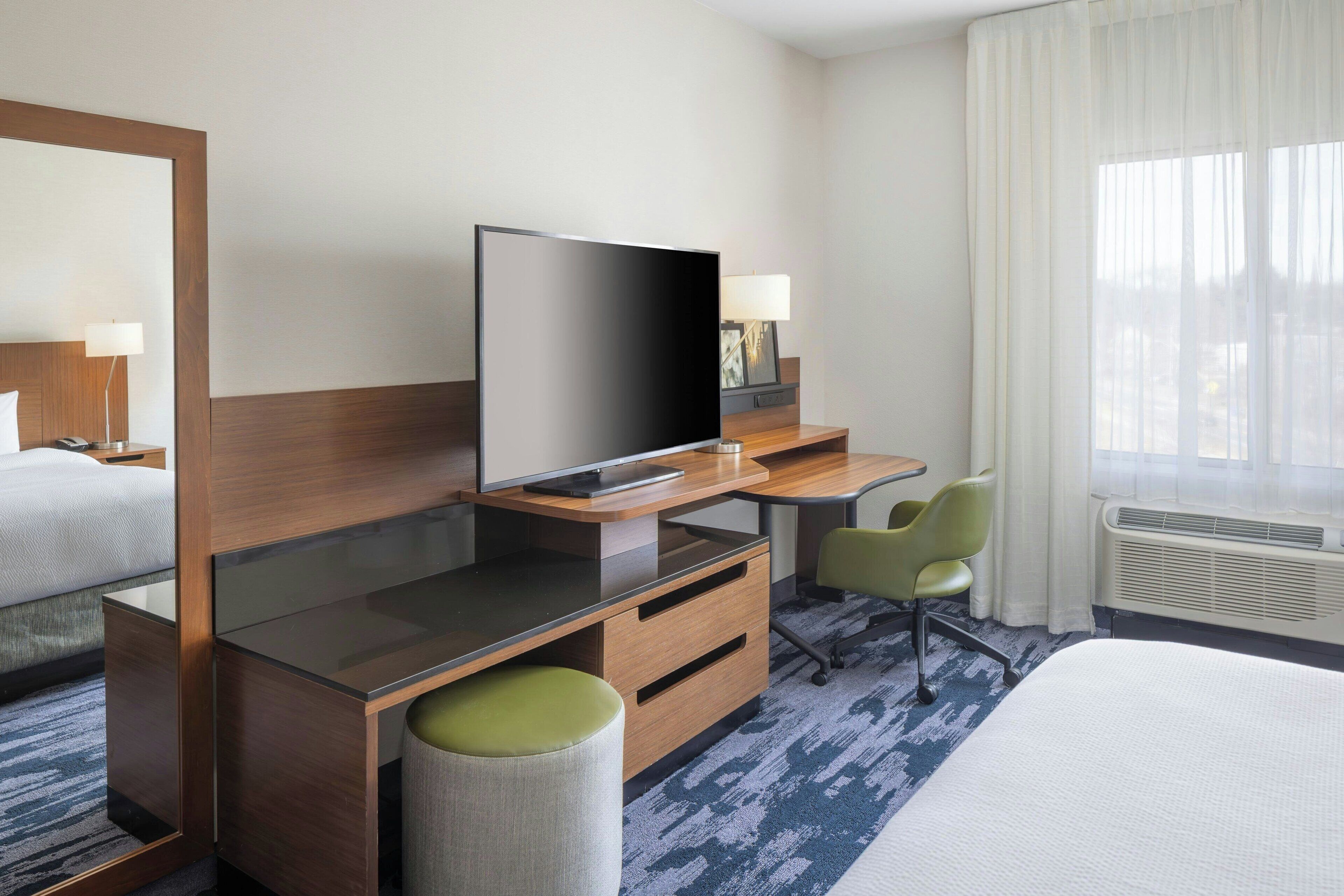 room, 1 king bed, non smoking | desk, blackout curtains, iron/ironing board, free rollaway beds