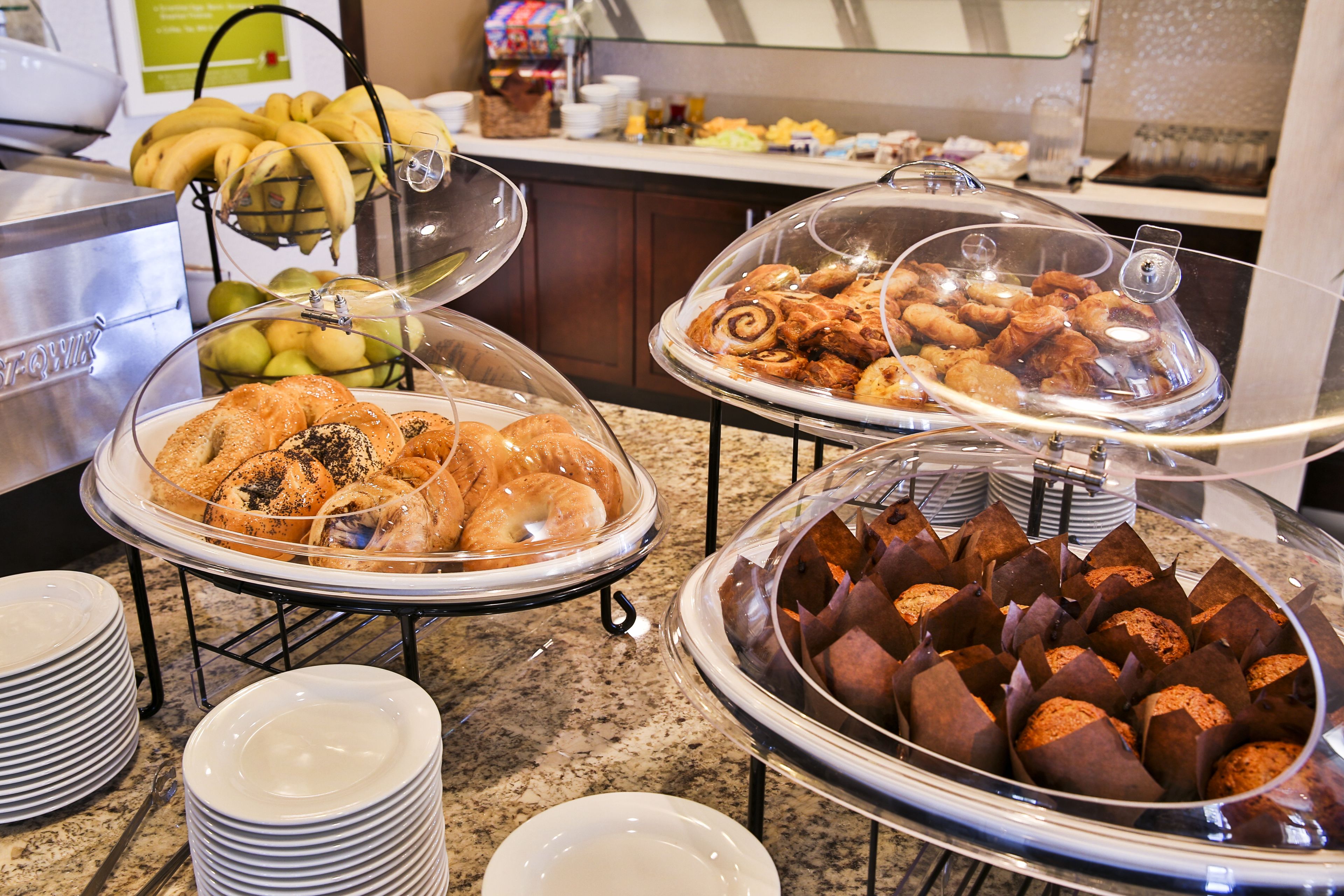 daily cooked-to-order breakfast (usd 12 per person)