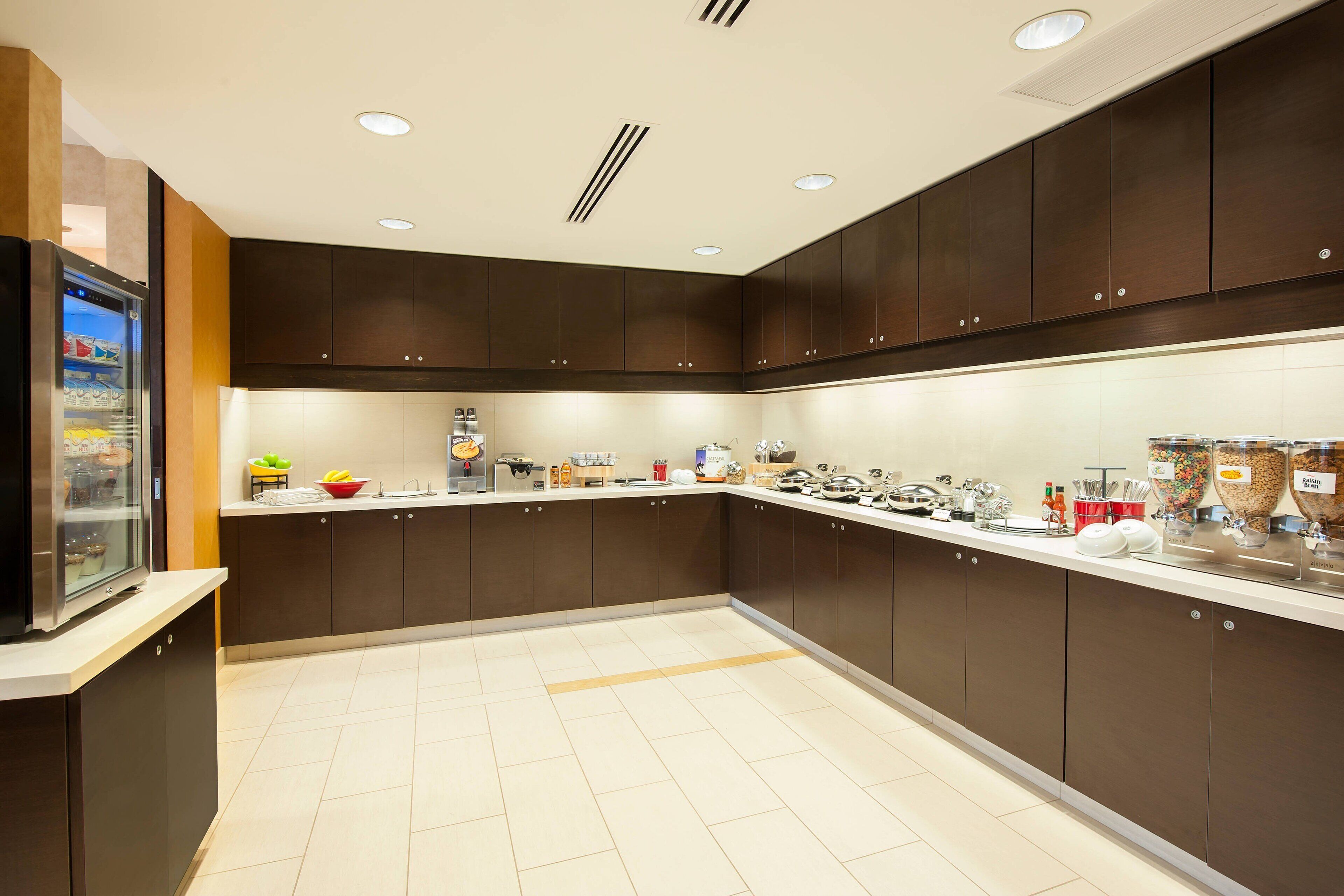 free daily continental breakfast