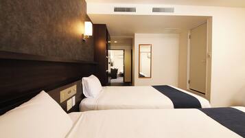 Family Room, Non Smoking, Connecting Rooms | Iron/ironing board, free WiFi, bed sheets