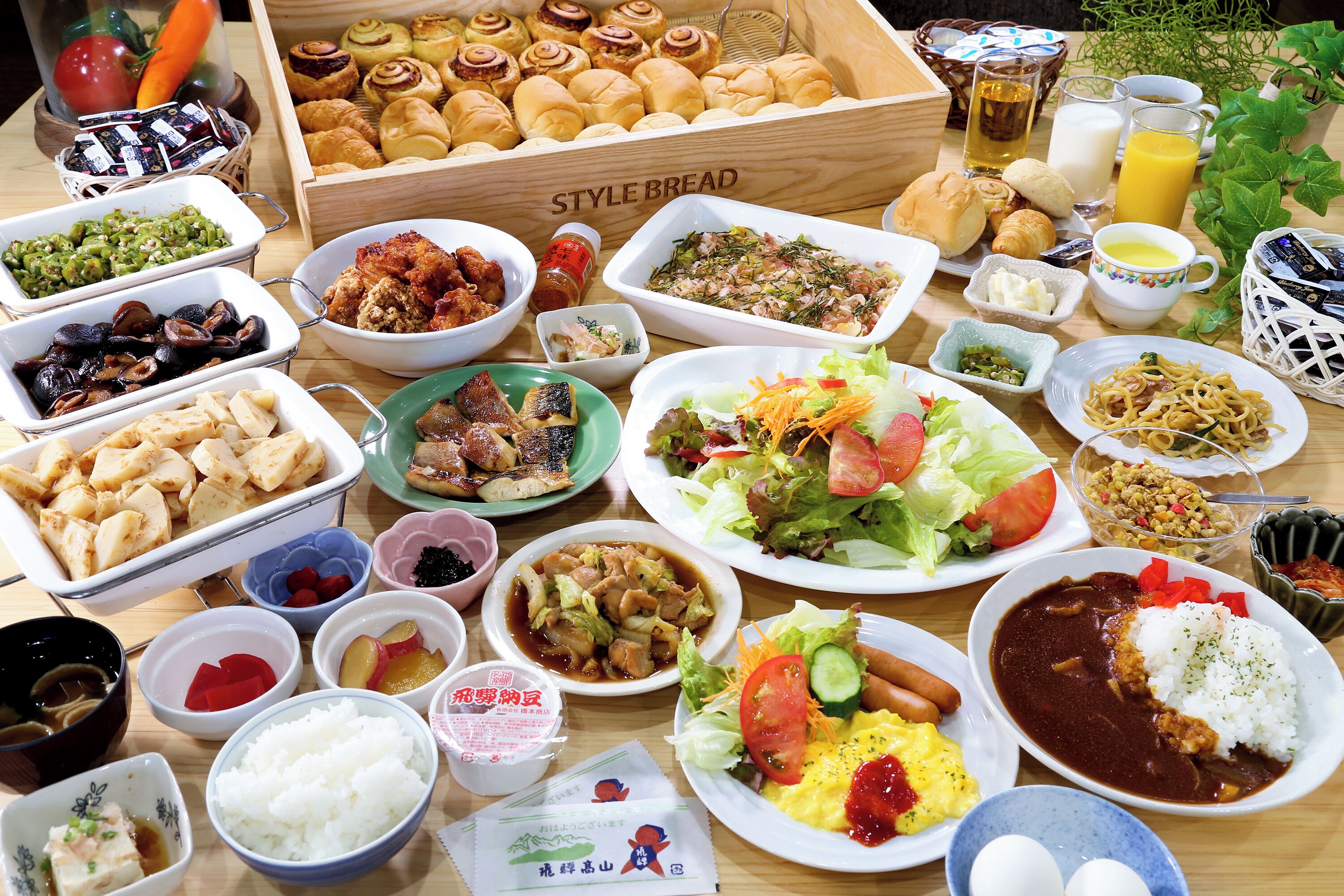 Petit déjeuner buffet servi tous les jours en supplément