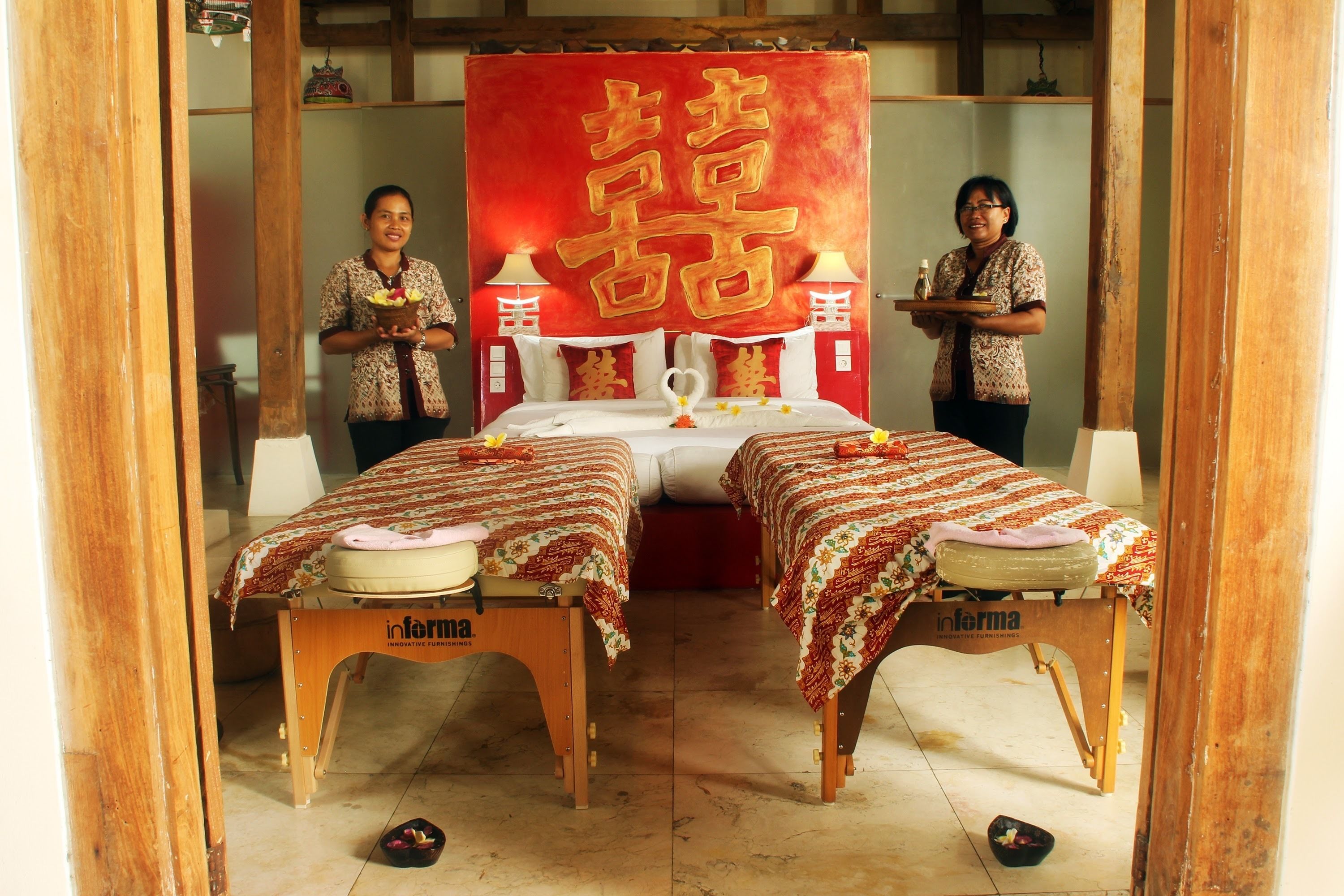 double happiness suite poolside | massage in accommodation