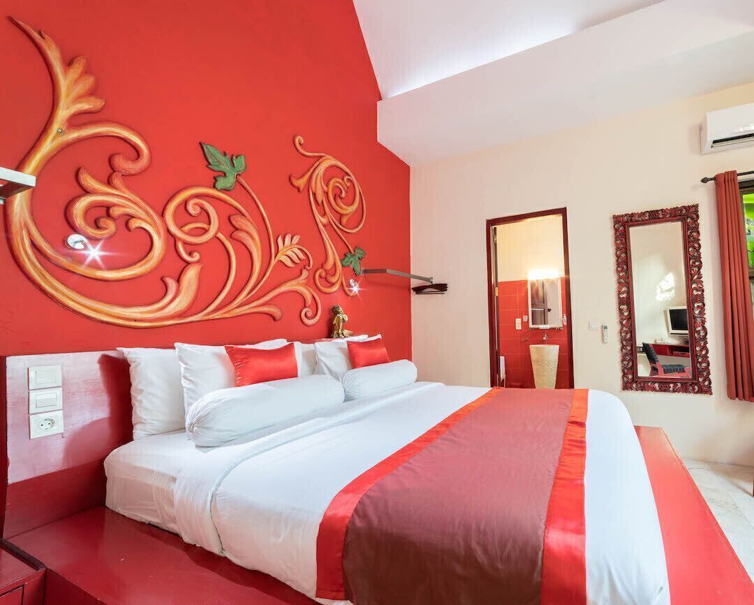 Premium bedding, pillowtop beds, free minibar items, in-room safe