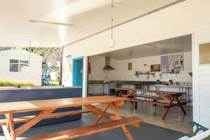 BBQ/picnic Area - BIG4 Perth Midland Tourist Park (Middle Swan)