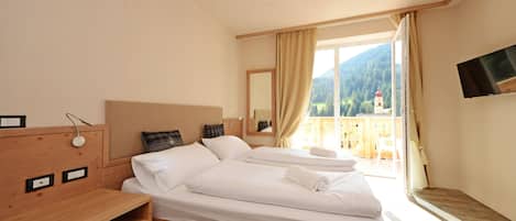 In-room safe, desk, soundproofing, cribs/infant beds