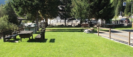 AuĂen-Kinderspielplatz
