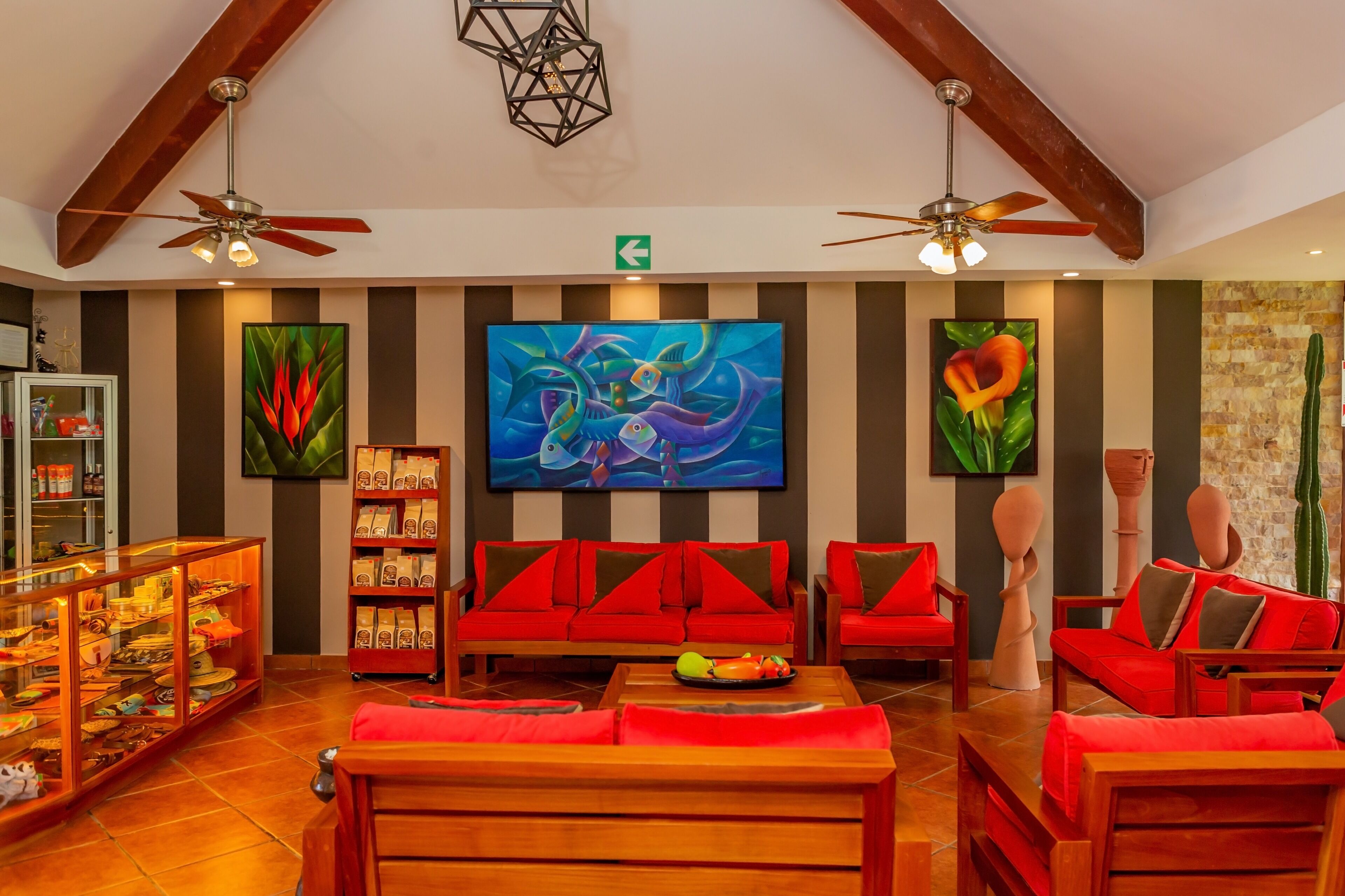 breakfast, lunch, dinner served; international cuisine