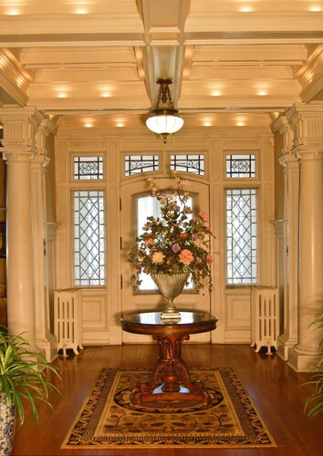 The Albanus Phillips Inn