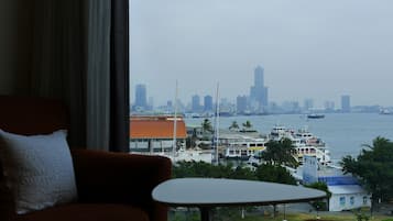 럭셔리 더블룸, 항구 전망 | 오리/거위털 이불, 객실 내 금고, 책상, 암막 커튼