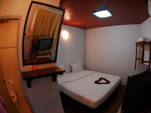 Brankas, tempat tidur lipat/tambahan, dan Wi-Fi gratis