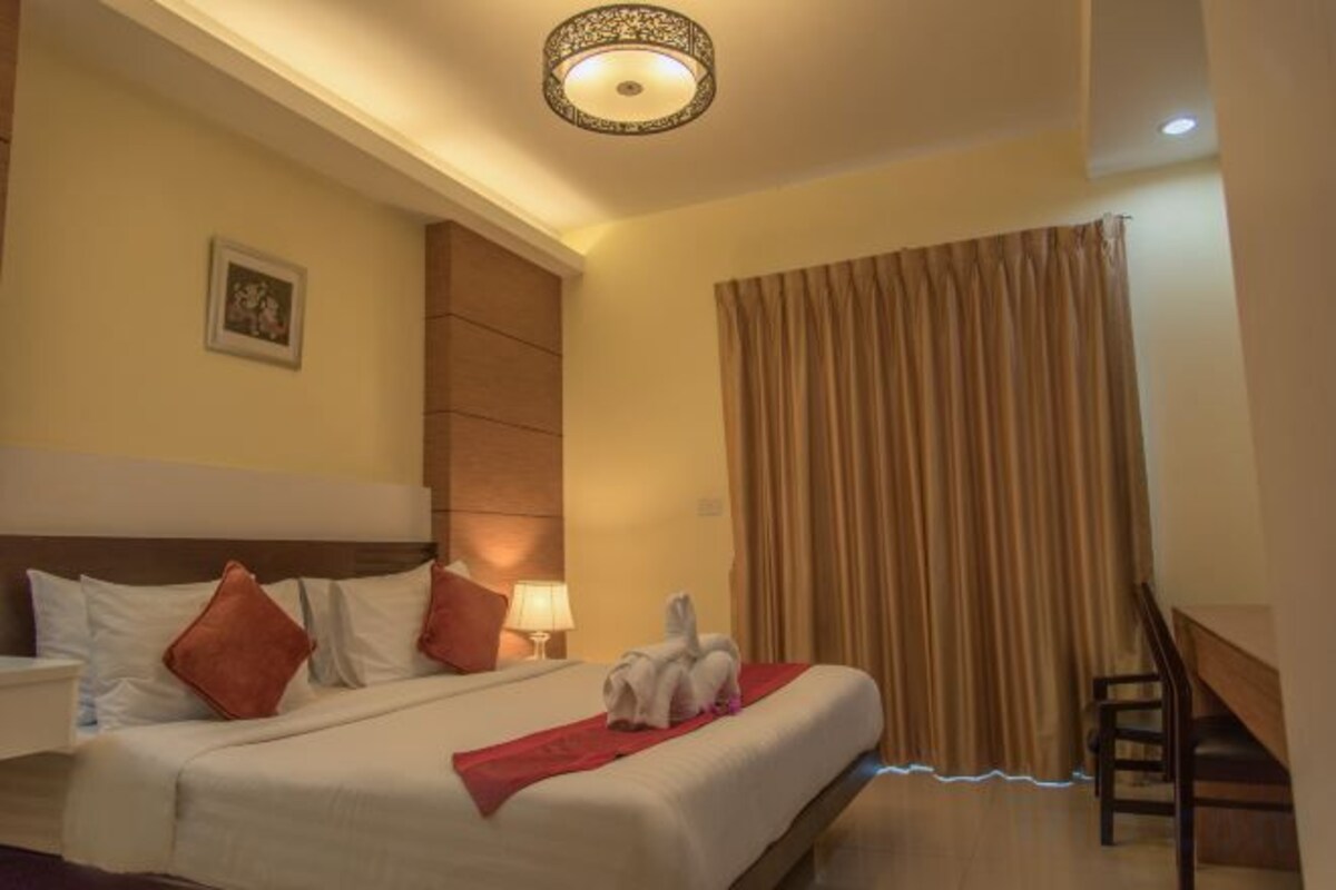 In-room safe, rollaway beds, free WiFi