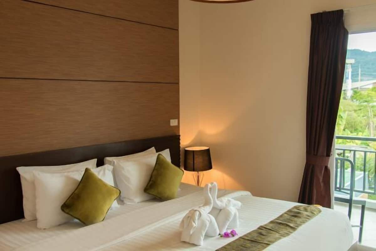 In-room safe, rollaway beds, free WiFi