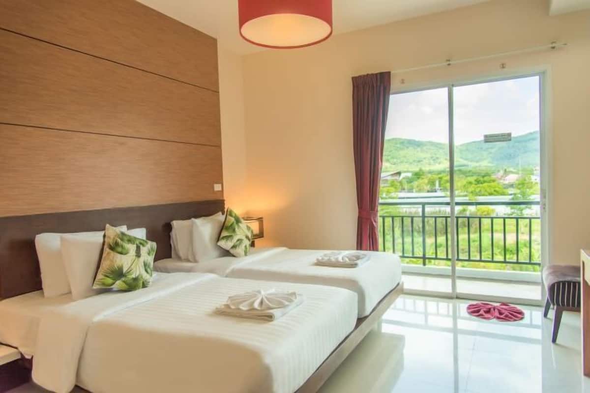 In-room safe, rollaway beds, free WiFi