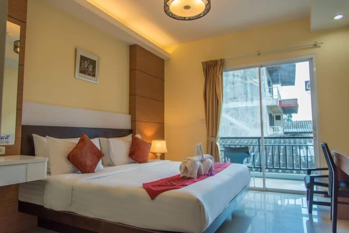 In-room safe, rollaway beds, free WiFi