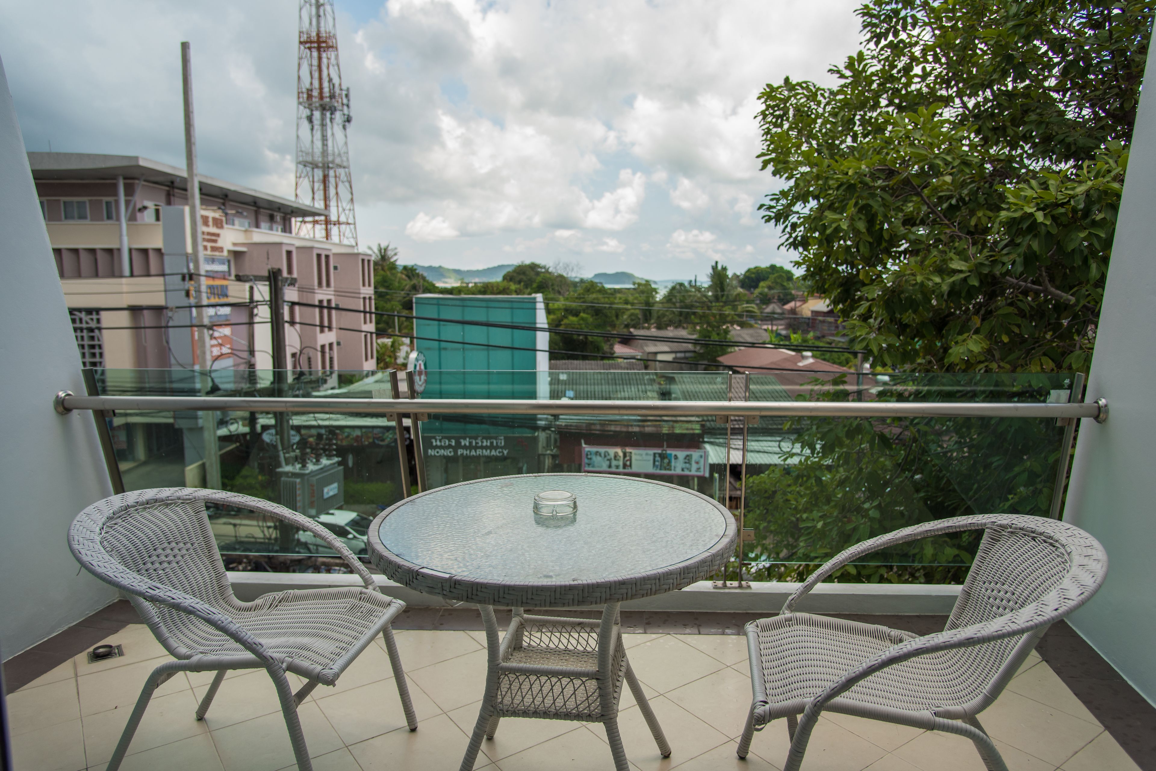 deluxe room | terrace/patio