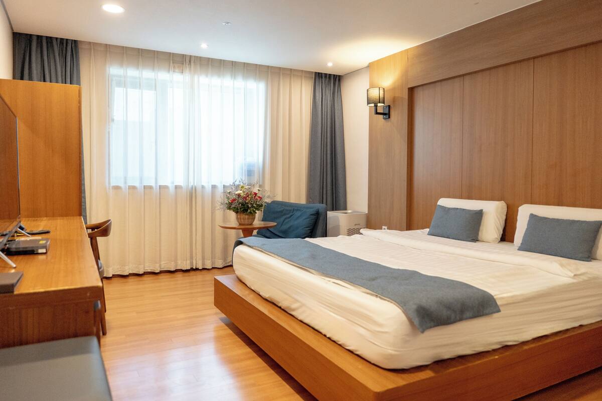 Premium Double Room | Free WiFi, individually decorated, individually furnished, bed sheets