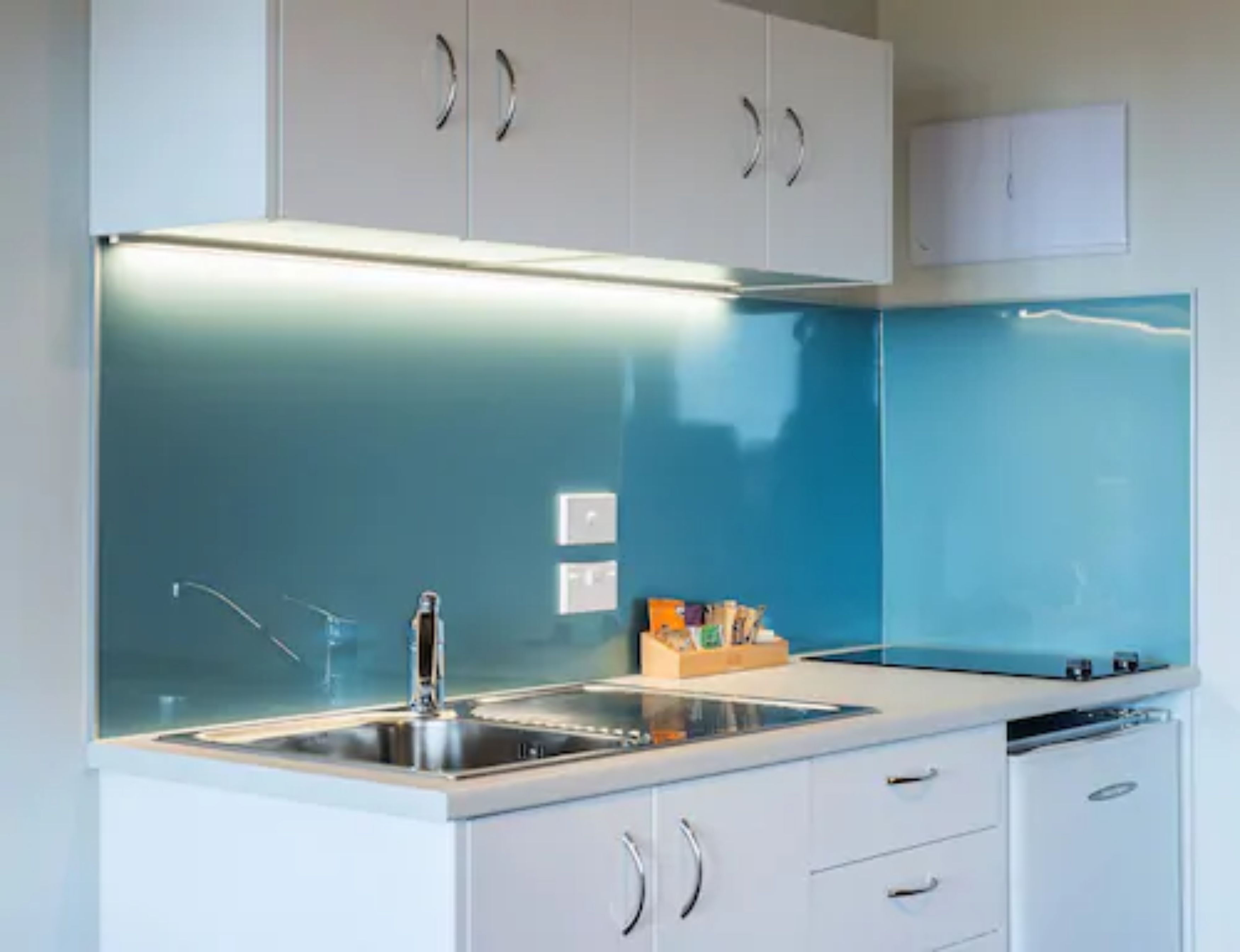 studio | private kitchenette | mini-fridge, stovetop, electric kettle, toaster