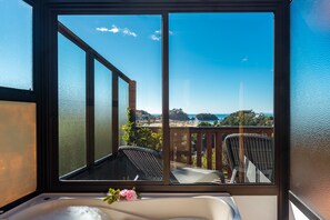 Suite Studio, bain à remous | Vue de la chambre