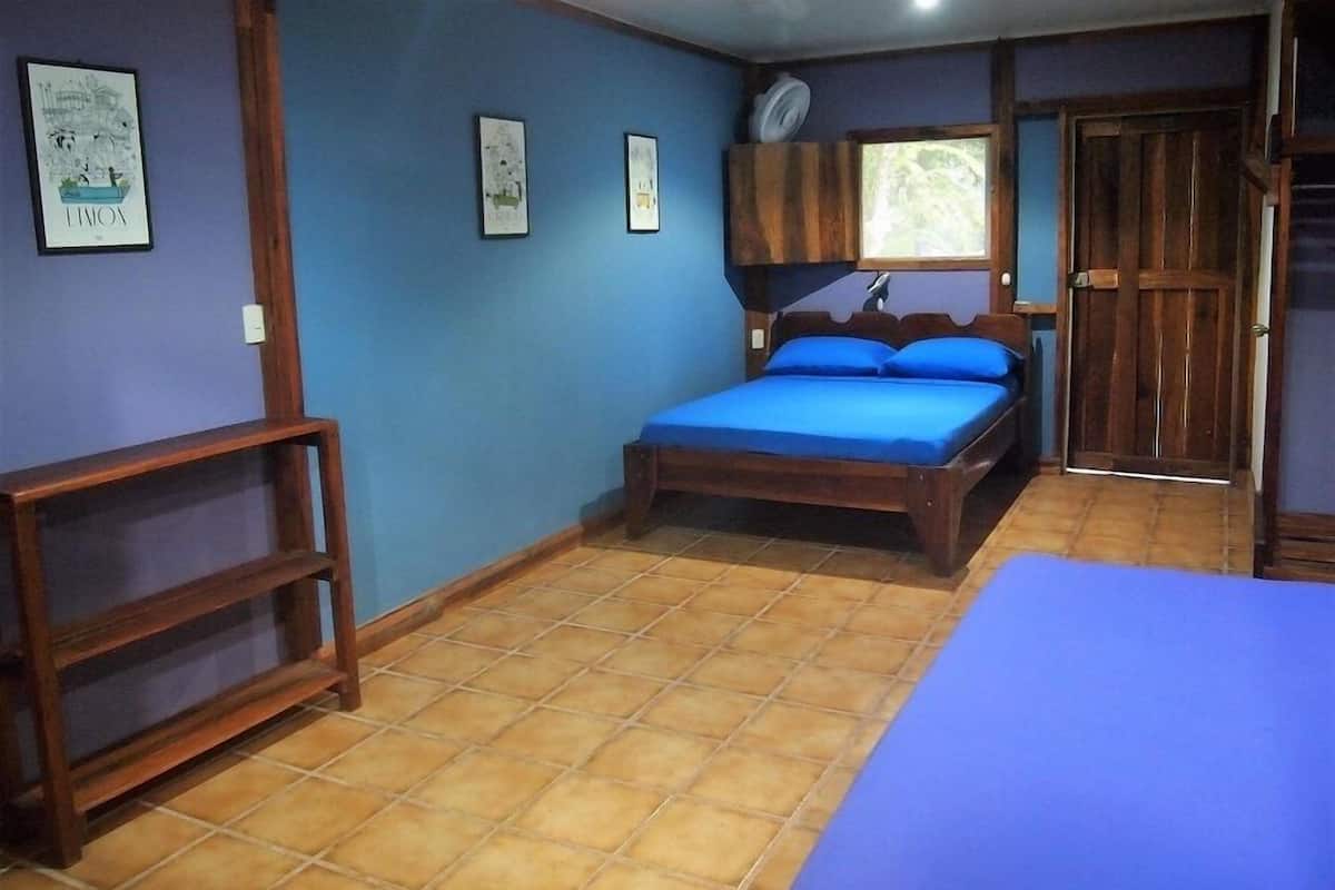 Family Apartment, Private Bathroom, Garden View (Classic Family Room)
