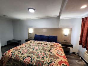 Quarto premium, 1 cama King | Escrivaninha, Wi-Fi de cortesia, roupa de cama