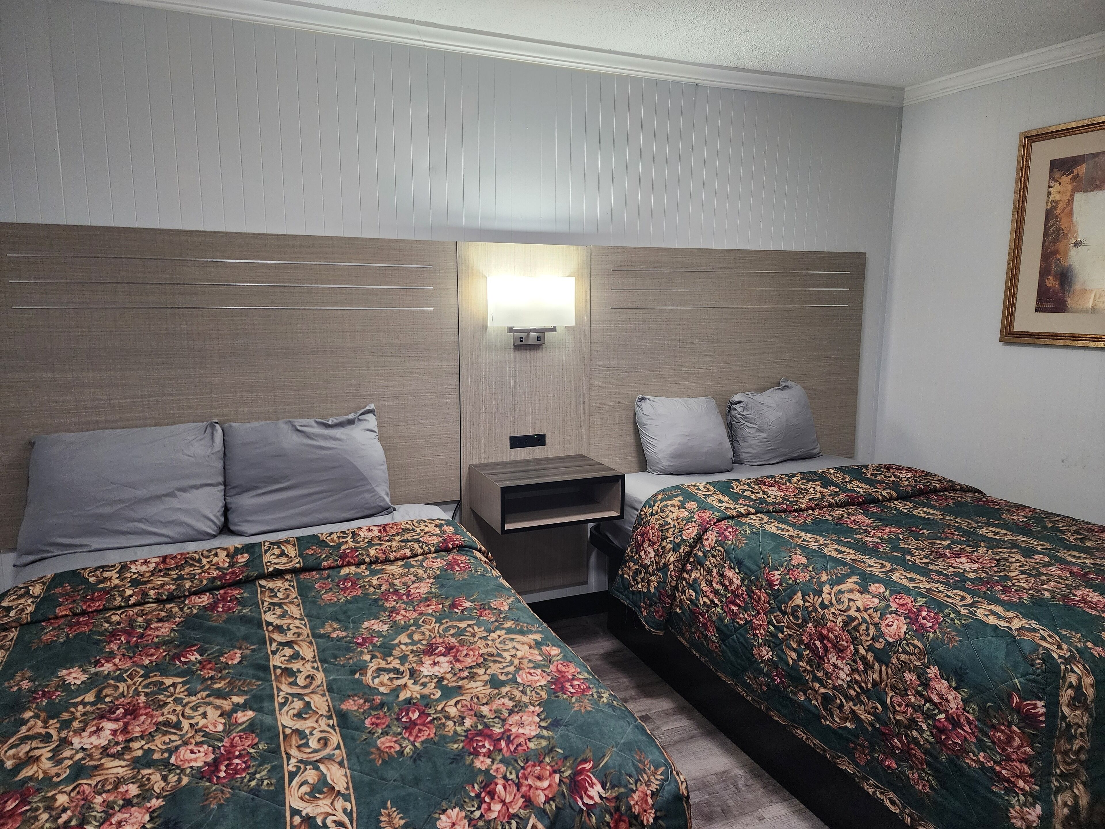 Standard Room, 2 Double Beds | Desk, free WiFi, bed sheets