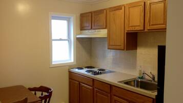 Studio, 2 grands lits, cuisine | Bureau, Wi-Fi gratuit, draps fournis