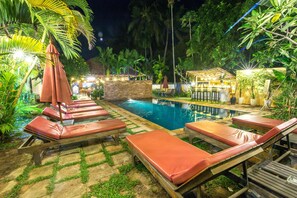 Outdoor pool - Mudra Angkor Boutique Hotel (Siem Reap)