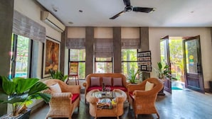 32-inch LED TV with cable channels, TV - Mudra Angkor Boutique Hotel (Siem Reap)