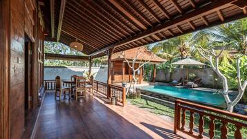 Joglo Two Bedrooms Villa | Terrace/patio