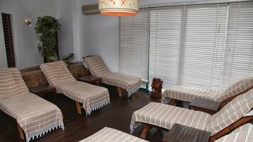 Sauna, steam room, Turkish bath/hammam, body treatments, facials