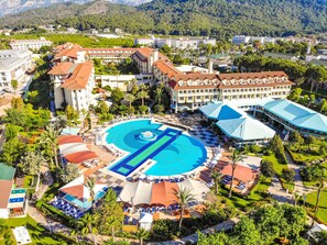 Front of property - Queen's Park Resort Göynük (Kemer)