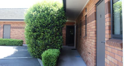 Albert Court Motor Lodge