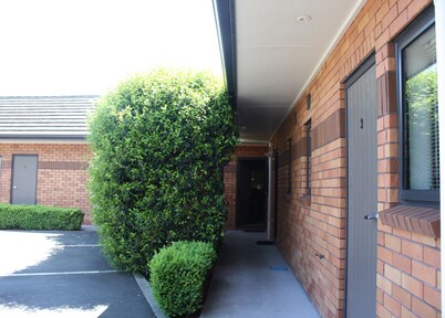 Albert Court Motor Lodge