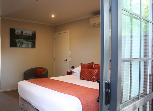 Albert Court Motor Lodge