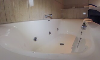 Bañera de hidromasaje interior